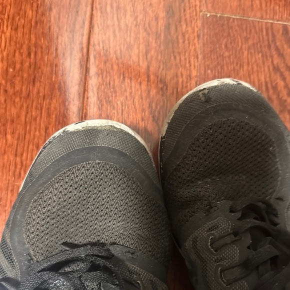 Nike Black Athletic Running Shoes with Mesh Upper - Picture 3 of 6